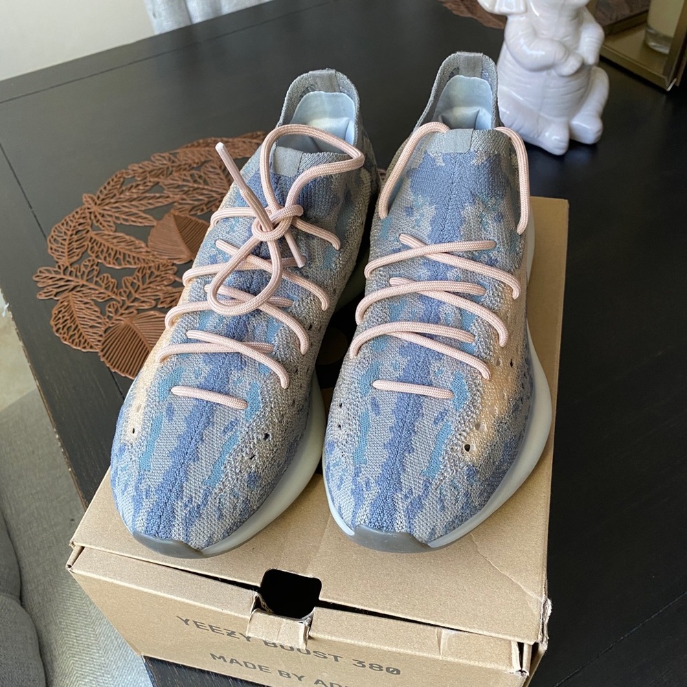 YEEZYS 380 New condition